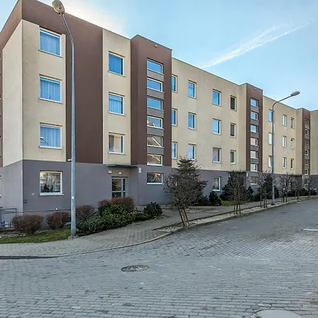 Sunny With Parking & Garden By Renters *
