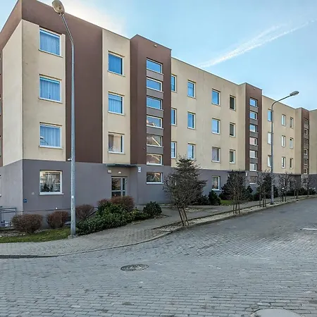 Sunny With Parking & Garden By Renters *