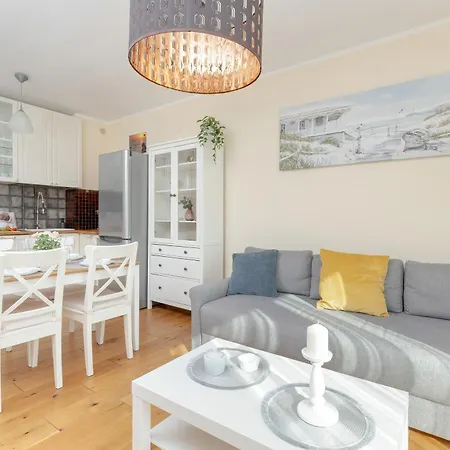 Sunny With Parking & Garden By Renters Διαμέρισμα *
